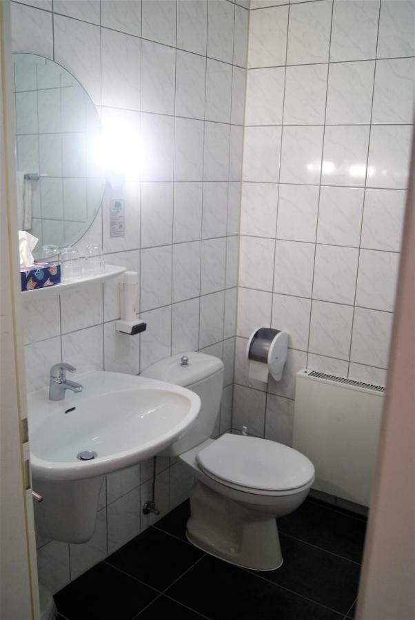 Landhotel Roemerkessel Fuchstal ภายนอก รูปภาพ